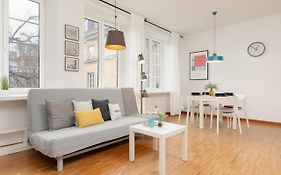 Warsaw Old Town Spacious Studio Piwna by Noclegi Renters